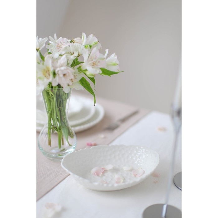 Блюдо керамическое овальное «Воздушность», 600 мл, цвет белый