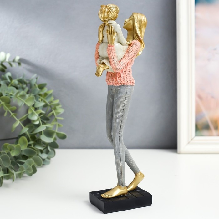 Сувенир полистоун  Сувенир полистоун "Мама с дочкой, розовый свитер" 8,5х5х28 см