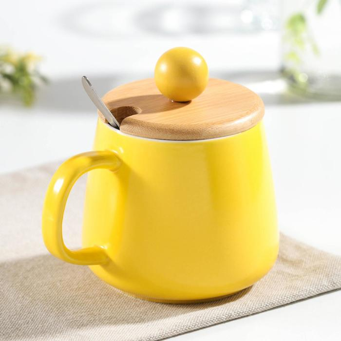 Кружка керамическая «Смайл», 350 мл, с деревянной крышкой и ложкой, цвет и рисунок МИКС