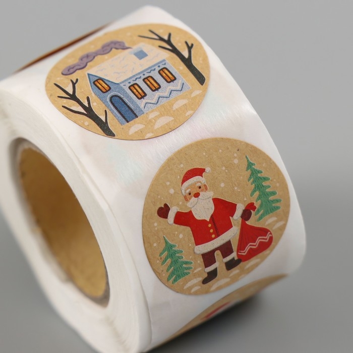 Наклейка бумага крафт Наклейка бумага крафт "Привет, Новый год!" d=2,5 см 252 шт в рулоне