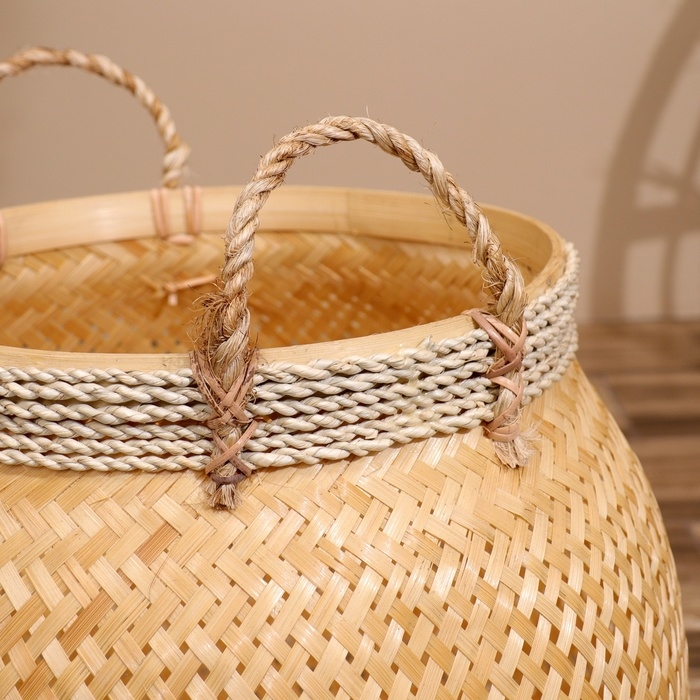 Корзина плетёная, из бамбука 40х40х40 см Корзина плетёная, из бамбука 40х40х40 см