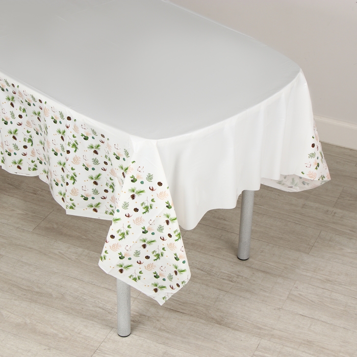 Скатерть новогодняя одноразовая &laquo;Шишки&raquo; 180х137 см