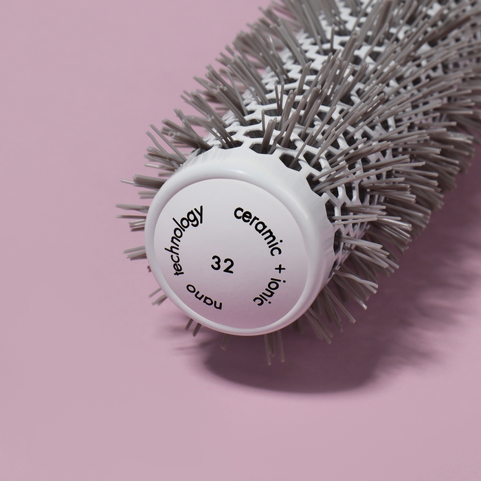 Брашинг, вентилируемый, прорезиненная ручка, d = 3,2/5 × 27 см, разноцветный Брашинг, вентилируемый, прорезиненная ручка, d = 3,2/5 × 27 см, разноцветный