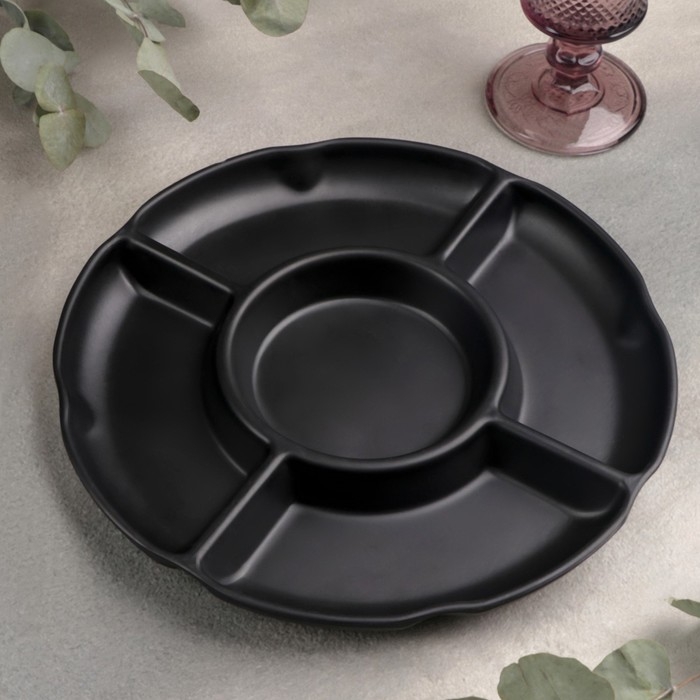 Менажница «Чёрный Восток», 25×25×2,5 см, диаметр центрального отсека 11 см, цвет чёрный Менажница «Чёрный Восток», 25×25×2,5 см, диаметр центрального отсека 11 см, цвет чёрный