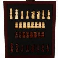 Подарочный набор для вина &laquo;Золотому человеку&raquo;: 4 предмета + шахматы