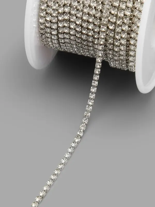 Цепь со стразами, металл, стекло, 2 мм, 9&plusmn;1 м, цвет серебряный