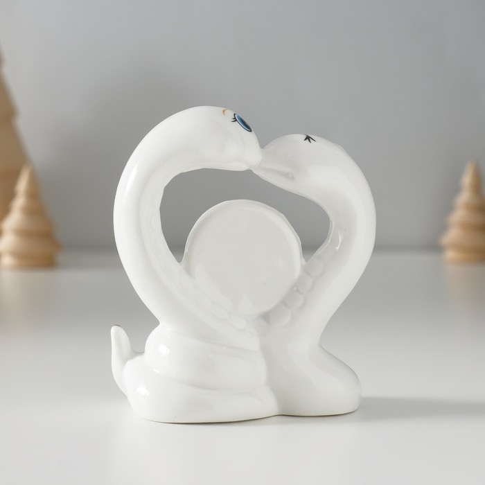 Сувенир керамика Сувенир керамика "Две змейки целуются, с рублём" с золотом 3,5х7,5х8 см