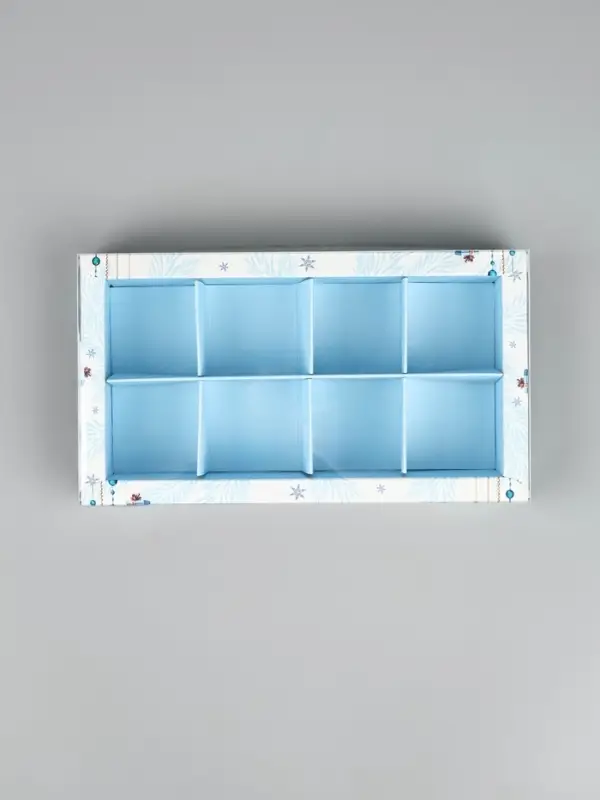 Коробка под 8 конфет с ячейками &laquo;Волшебного Нового года&raquo;, 10&times;18.5&times;3 см