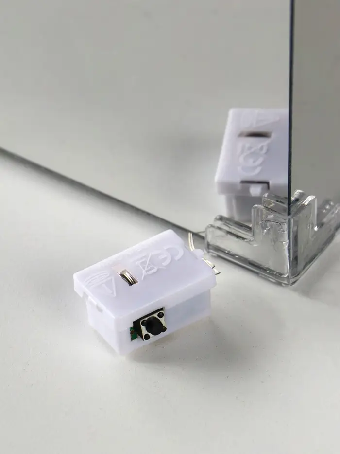 Ночник-зеркало 3D акрил "Бесконечные тюльпаны" 20 цветков в подарочном пакете 12х12х12 см Ночник-зеркало 3D акрил "Бесконечные тюльпаны" 20 цветков в подарочном пакете 12х12х12 см