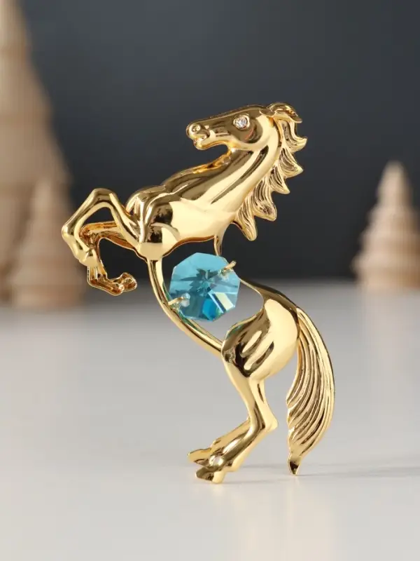 Сувенир Лошадь с 2-мя голубыми хрусталиками, 5,5х2х8 см. Сувенир Лошадь с 2-мя голубыми хрусталиками, 5,5х2х8 см.