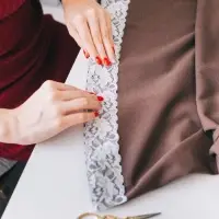 Игольница на руку &laquo;Клетка&raquo;, d=6 см, красная, белая