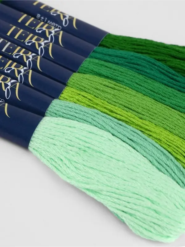 Нитки мулине TEIRA, 8&plusmn;1 м, набор 7 шт., хлопок, зелёные