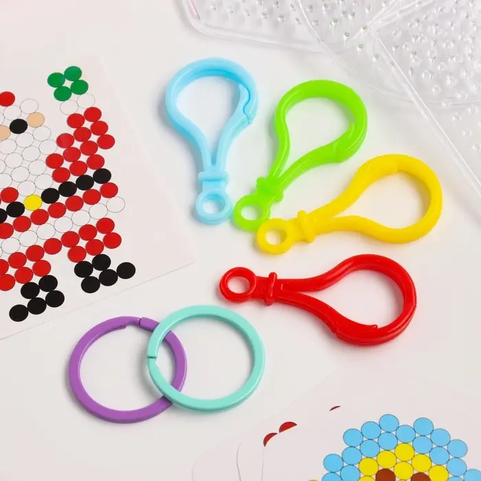 Брелок своими руками &laquo;Термомозаика&raquo;, 24 цвета, 4300 бусин, 2 колечка, заколки 3 шт., основы 3 шт.