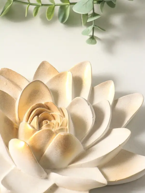 Панно настенное &laquo;Лотос&raquo; с подвесом, 13&times;15 см, белое с позолотой