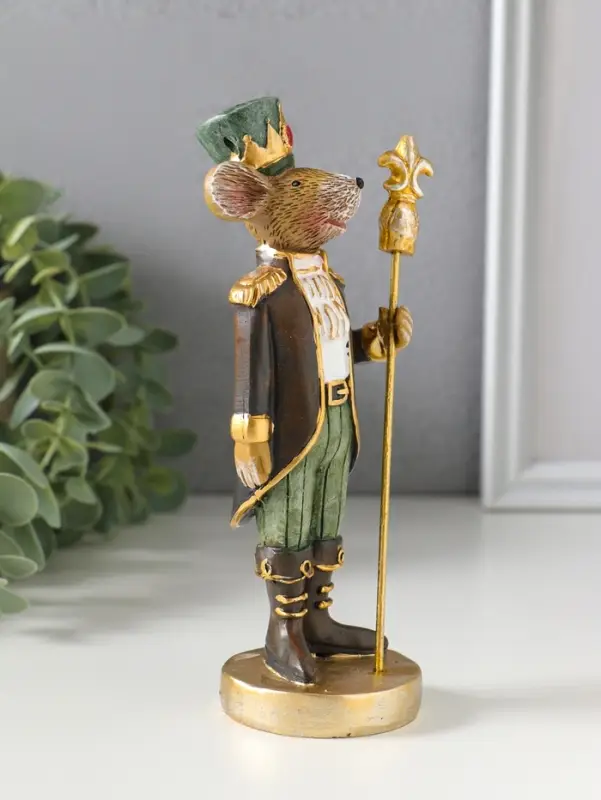Сувенир полистоун "Мышиный король в мундире со скипетром" коричнево-зелёный 6,5х5,5х17,5 см   109157