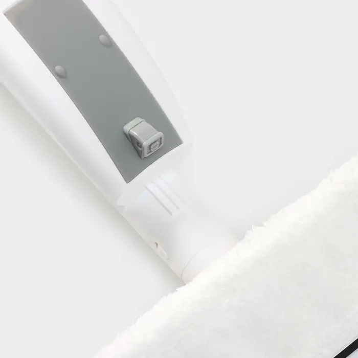 Щётка для окон с распылителем Raccoon, алюминиевая ручка, длина 116 см, водосгон 25 см, насадка из микрофибры 25&times;6 см