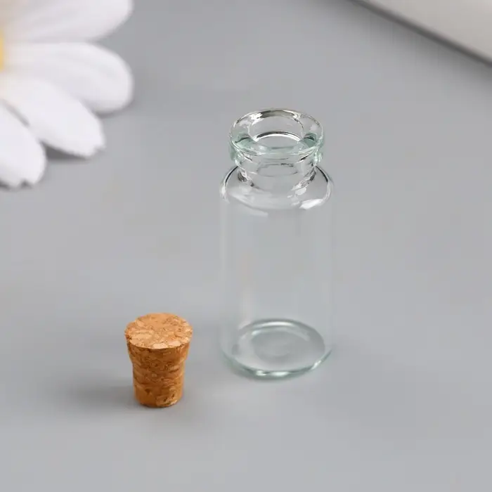 Маленькая стеклянная баночка прозрачная «Бутылочка с пробкой», для творчества и декора, 3 мл 3.5×1.6×1.6 см Маленькая стеклянная баночка прозрачная «Бутылочка с пробкой», для творчества и декора, 3 мл 3.5×1.6×1.6 см