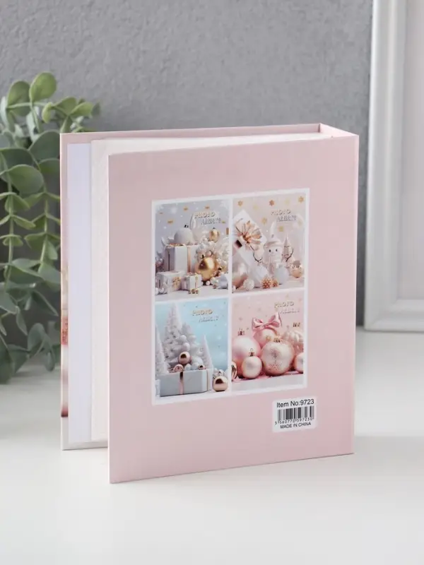 Фотоальбом на 40 фото 10х15 см Фотоальбом на 40 фото 10х15 см "Ёлочные шары" в коробке тисн.золото 4,7х14х17 см