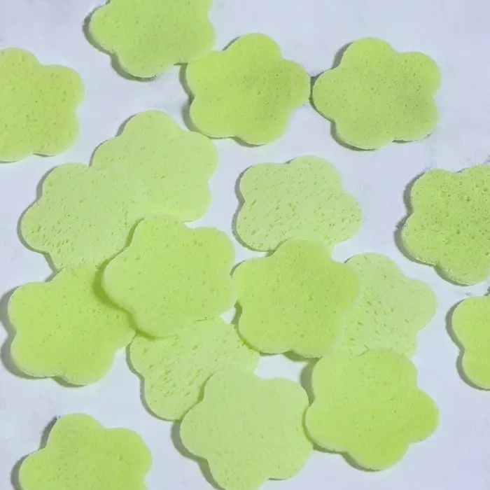 Мыло листовое, в пластинах, 72 (± 2) шт., в футляре, зелёное