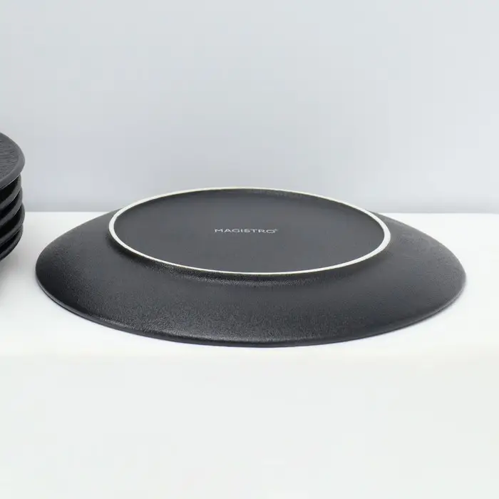 Набор тарелок фарфоровых десертных Magistro Lofty, 6 предметов: d=20 см, цвет чёрный Набор тарелок фарфоровых десертных Magistro Lofty, 6 предметов: d=20 см, цвет чёрный