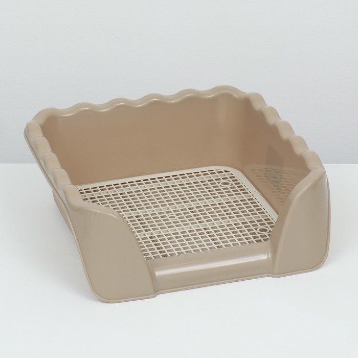 Туалет для собак с высокими бортами и съемной сеткой 43х43х15 см, бежевый Туалет для собак с высокими бортами и съемной сеткой 43х43х15 см, бежевый