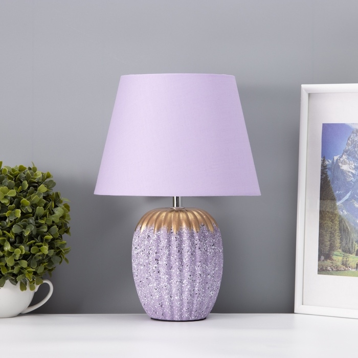 Настольная лампа с абажуром RISALUX «Успех», 1×Е14, 40 Вт, фиолетовый, 22×22×33 см Настольная лампа с абажуром RISALUX «Успех», 1×Е14, 40 Вт, фиолетовый, 22×22×33 см