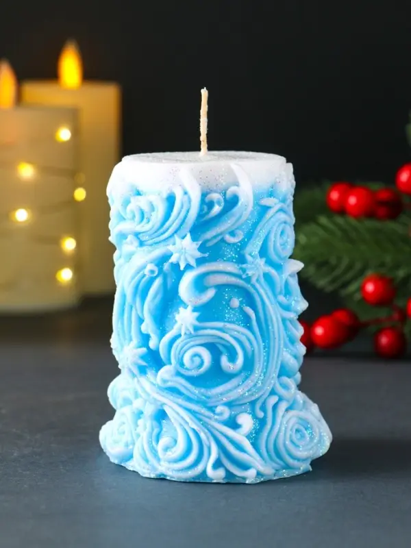 Свеча новогодняя столбик  Свеча новогодняя столбик "Резная" голубой