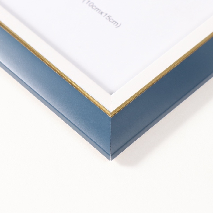 Фоторамка пластик 10х15 см Фоторамка пластик 10х15 см "Сине-белая" с золотой полосой 1,5х13,2х18 см