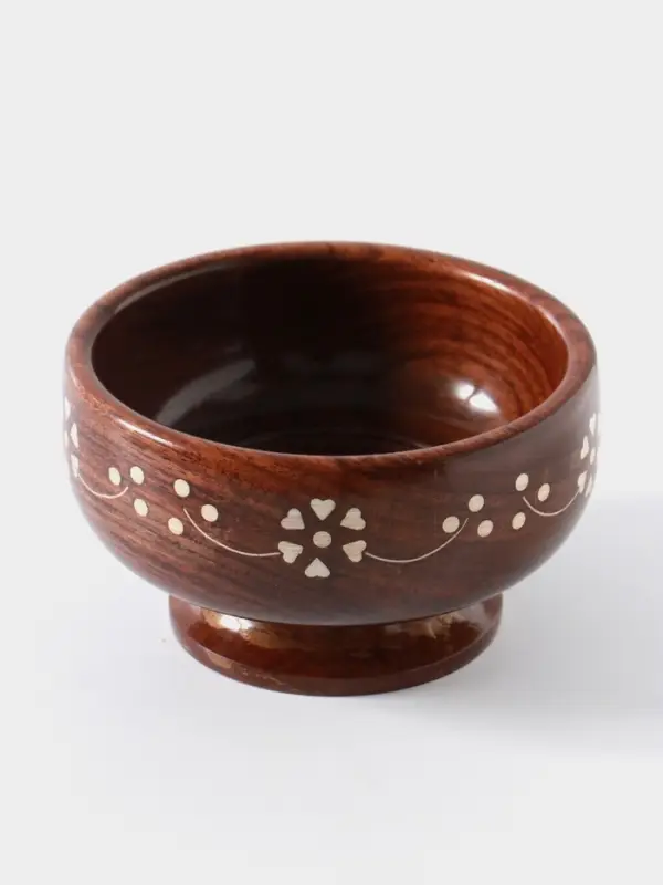 Чаша на ножке &laquo;В самое сердце&raquo;, 13&times;13&times;8 см, дерево шишам