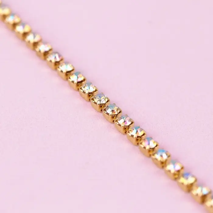 Цепь со стразами, с голографией, металл, стекло, 2 мм, 9&plusmn;1 м, цвет золотой