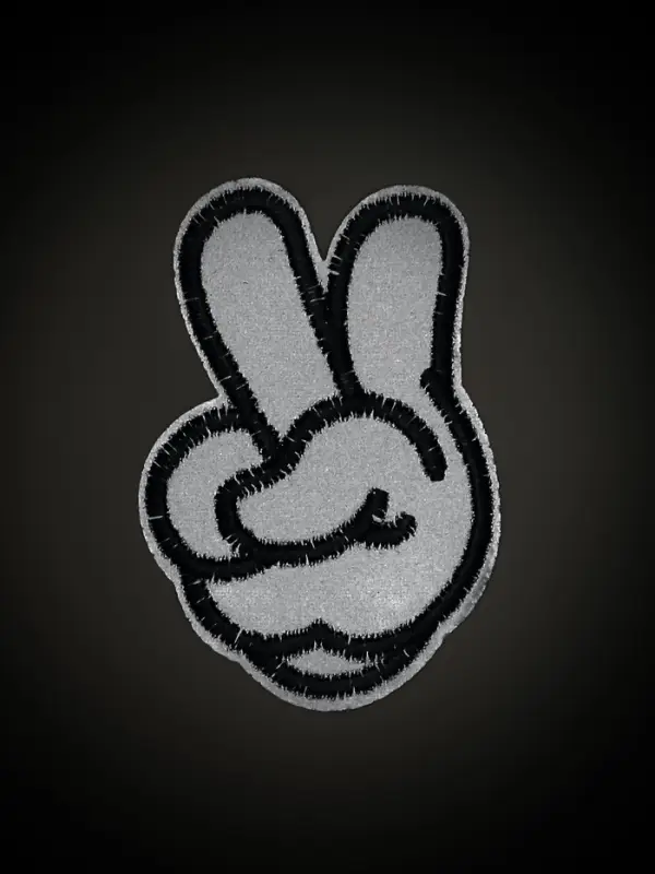 Светоотражающая термонаклейка &laquo;Всем мир&raquo;, 6.3&times;4.3 см, цвет серый, цена за 1 штуку