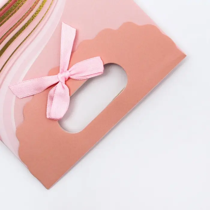 Подарочная коробка - пакет, упаковка с вырубной ручкой, «Розовая грация» , 12×6×16 см Подарочная коробка - пакет, упаковка с вырубной ручкой, «Розовая грация» , 12×6×16 см