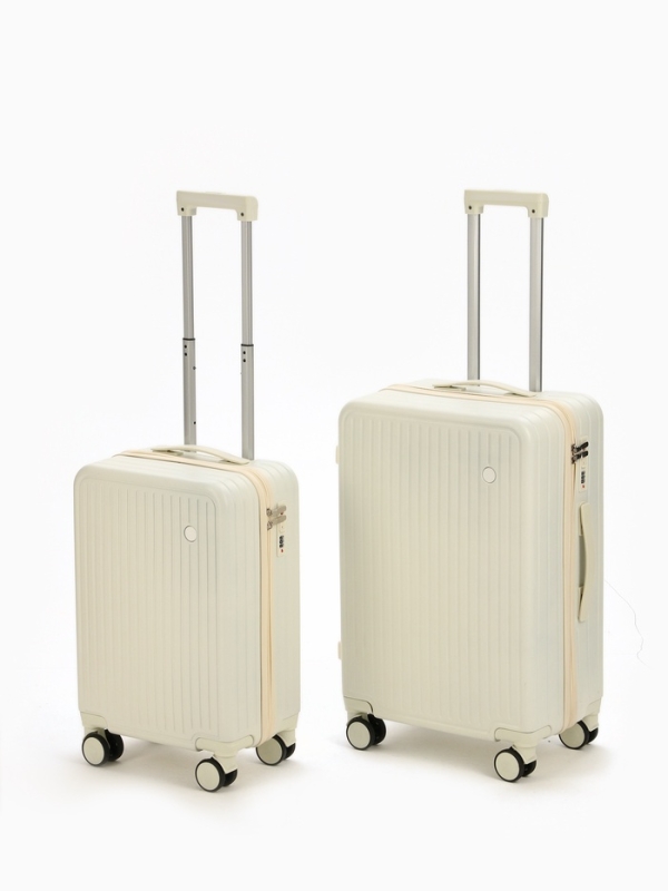 Чемодан 20 Чемодан 20", PС, 34*22*56, отд на молнии, код замок, 4 колеса, белый