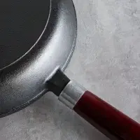 VETTA Сковорода чугун, d26х5,5см, деревянная ручка, индукция