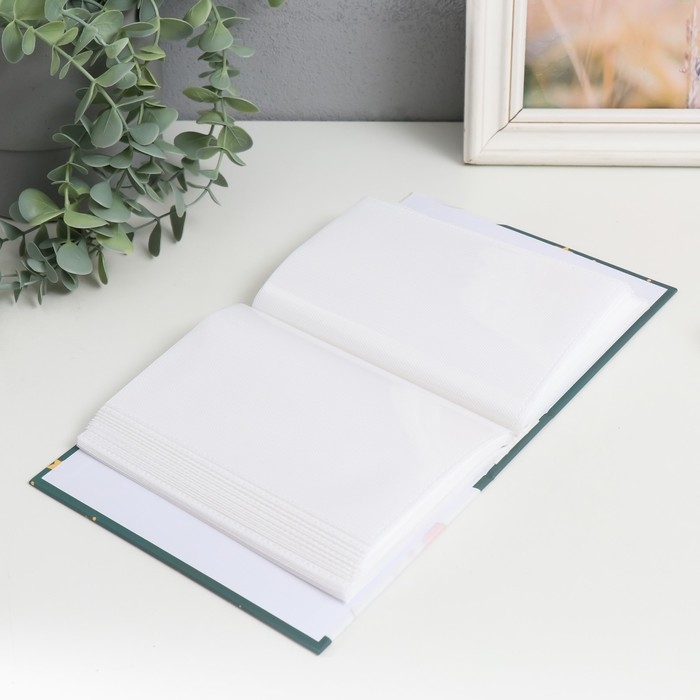 Фотоальбом на 100 фото 10х15 см Фотоальбом на 100 фото 10х15 см "Белый котёнок с розовыми подушечками" 17,9х14,1х5 см