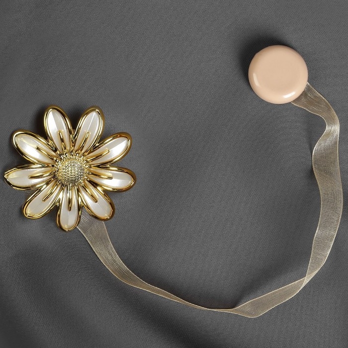 Подхват для штор «Ромашка», d = 6 см, цвет бежевый/золотой Подхват для штор «Ромашка», d = 6 см, цвет бежевый/золотой