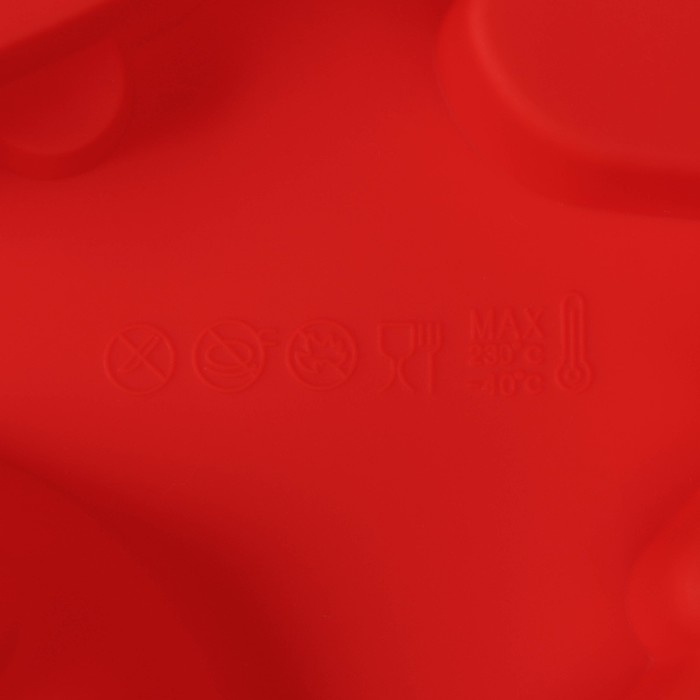 Форма для выпечки новогодняя Доляна «Новый год. Праздник к нам приходит», силикон, 26×17,5 см, 6 ячеек, цвет красный Форма для выпечки новогодняя Доляна «Новый год. Праздник к нам приходит», силикон, 26×17,5 см, 6 ячеек, цвет красный