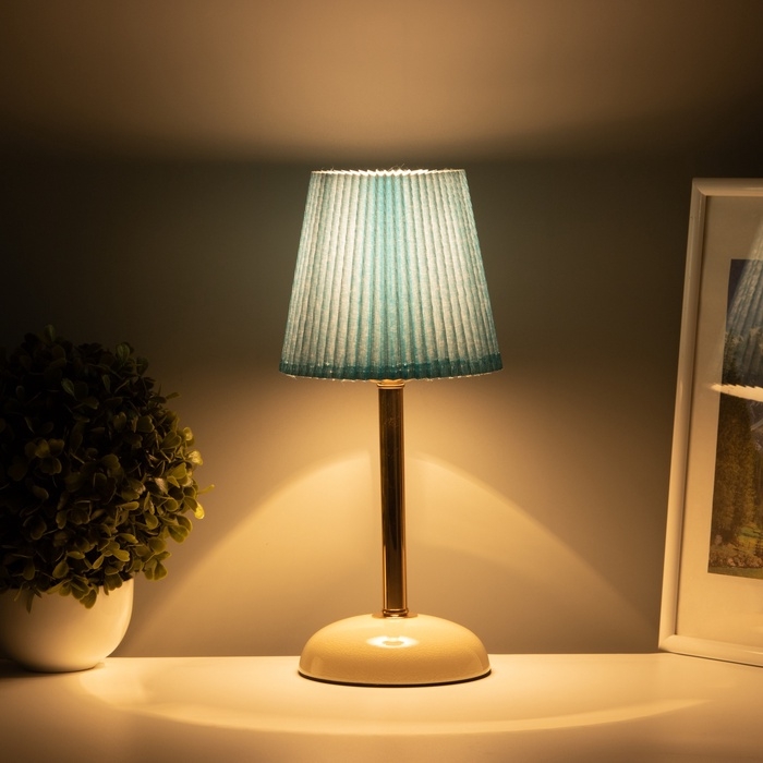 Лампа настольная Лампа настольная "Лика" 1х40Вт Е27 белый/золото/синий 15х15х32,5см