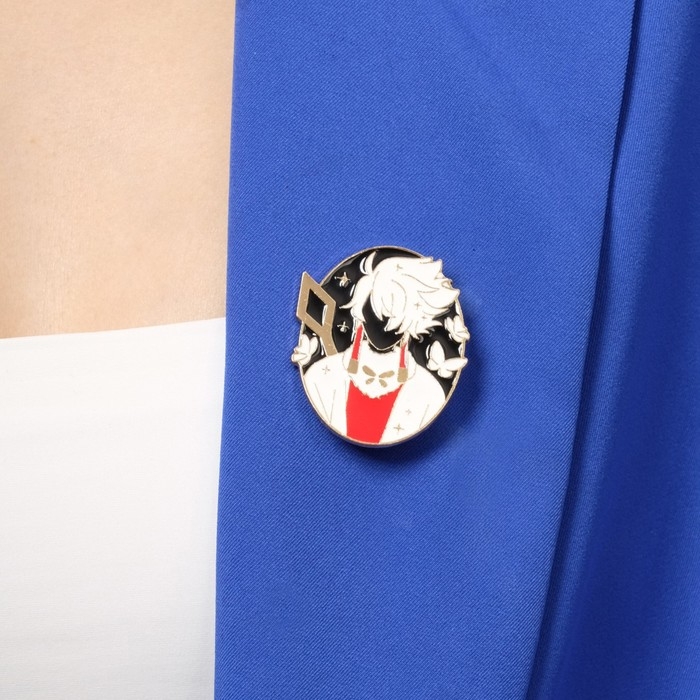 Значок «Япония» человек и бабочки, цветной в золоте Значок «Япония» человек и бабочки, цветной в золоте