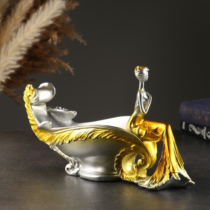 Подставка для бутылки  Подставка для бутылки "Девушка в кресле" 28*19см