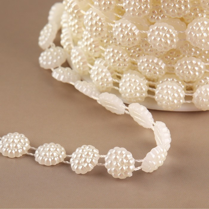 Жемчуг на нитях, плоский, 10 мм, 9 ± 1 м, цвет молочный Жемчуг на нитях, плоский, 10 мм, 9 ± 1 м, цвет молочный