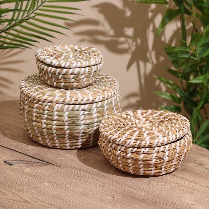 Набор плетёных корзинок, 3 шт.  с крышкой  25х20х16 см Набор плетёных корзинок, 3 шт.  с крышкой  25х20х16 см