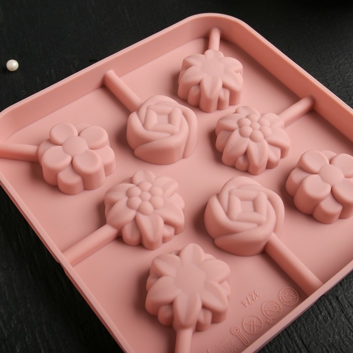 Форма для леденцов Доляна «Летний полдень», силикон, 12,5×12,5×1,5 см, 8 ячеек (2,7×2,7 см), с палочками, цвет МИКС Форма для леденцов Доляна «Летний полдень», силикон, 12,5×12,5×1,5 см, 8 ячеек (2,7×2,7 см), с палочками, цвет МИКС