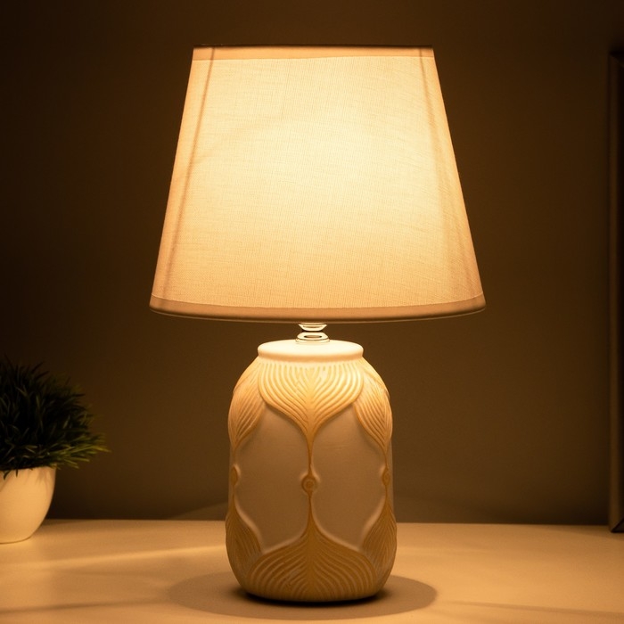 Настольная лампа Настольная лампа "Анфия" Е14 40Вт белый 20х20х32 см