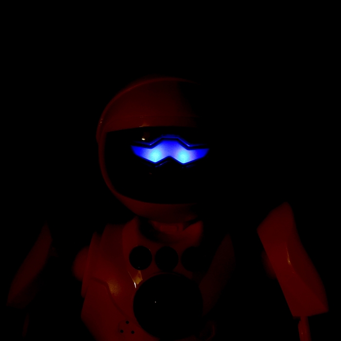 Робот радиоуправляемый «Кибер Бот», световые и звуковые эффекты, цвет жёлтый Робот радиоуправляемый «Кибер Бот», световые и звуковые эффекты, цвет жёлтый