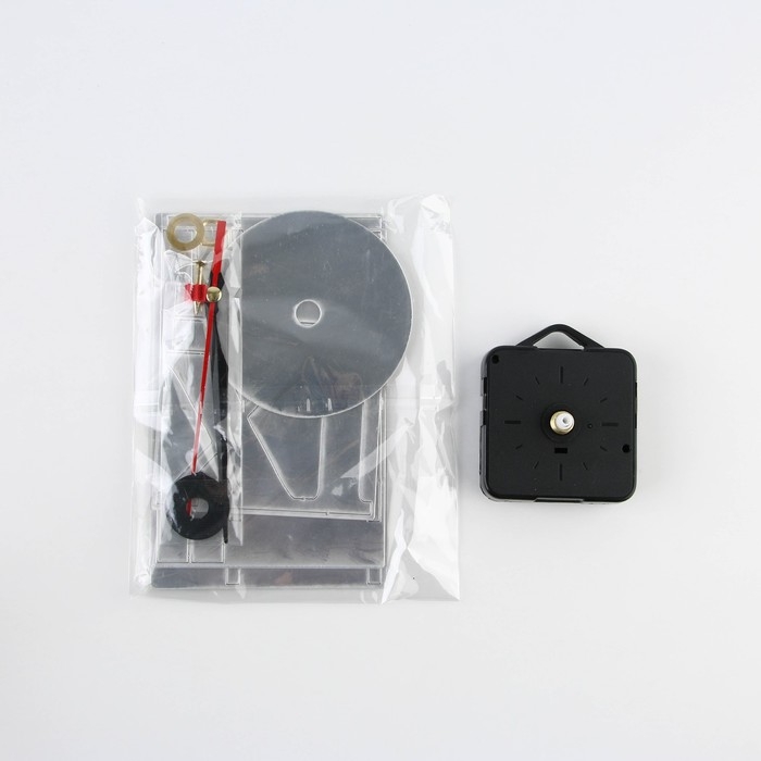 Часы настенные «Классика», 50 х 50 см. Часы настенные «Классика», 50 х 50 см.