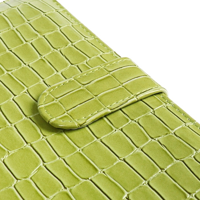 Ежедневник датированный 2025 года, A5, 168 листов, deVENTE. Barbara, твердая обложка кожзам с поролоном, перфорацией, ляссе, блок 70, зеленый Ежедневник датированный 2025 года, A5, 168 листов, deVENTE. Barbara, твердая обложка кожзам с поролоном, перфорацией, ляссе, блок 70, зеленый