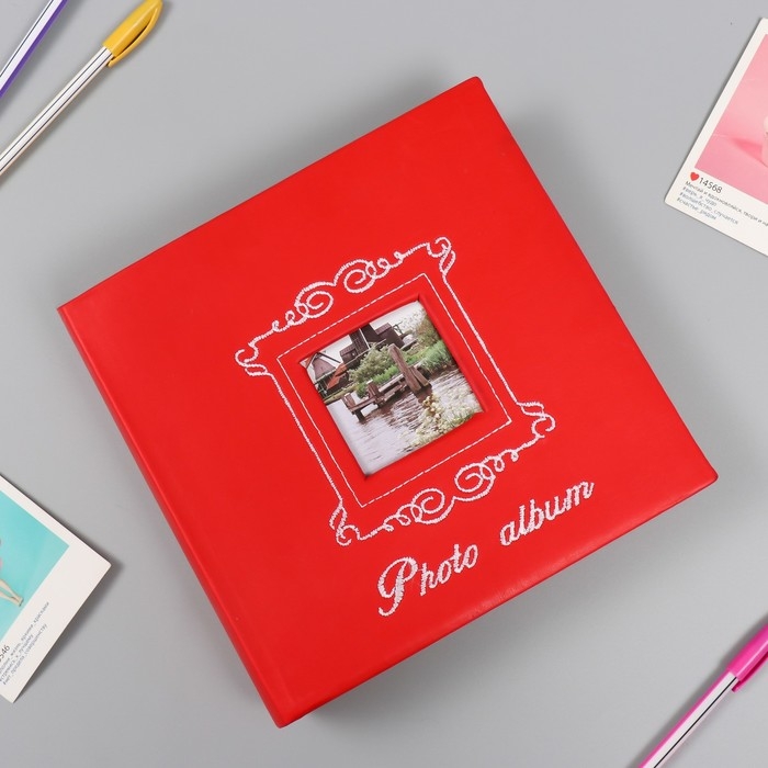 Фотоальбом кожзам на 200 фото 10х15 Фотоальбом кожзам на 200 фото 10х15 "Вышитая рама" красный 22х23х5 см