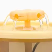 Фонтан для животных с миской, 34×17.5×11.5 см, бежевый Фонтан для животных с миской, 34×17.5×11.5 см, бежевый