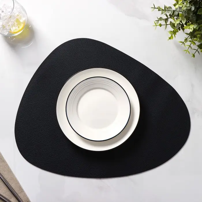 Салфетки сервировочные на стол Magistro &laquo;Тэм&raquo;, 44&times;35 см, 4 шт., чёрные